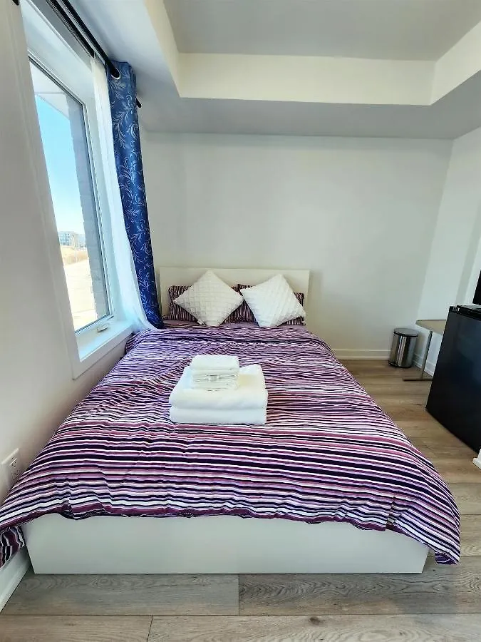 King Bed Tv Private Ensuite Retreat Bathroom Or Economical Double Bed Room Toronto Guest house